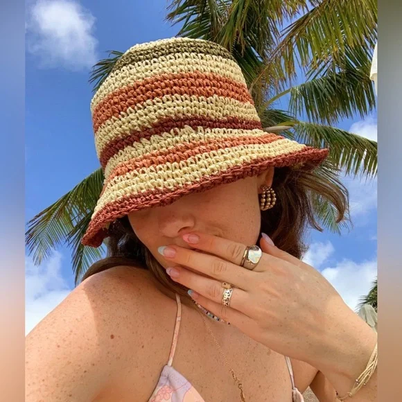 Beach hat - Picture 1 of 6